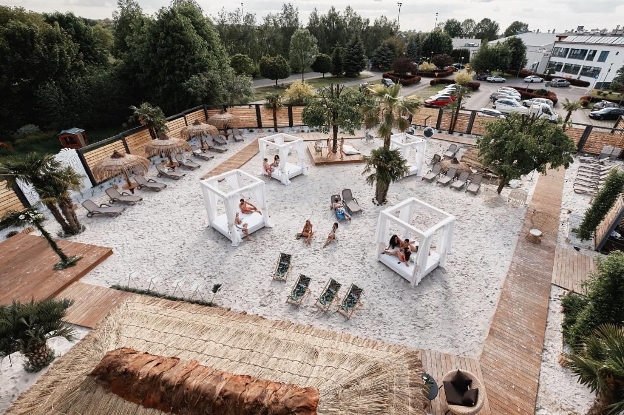 Blue Diamond Hotel Active Spa Trzebownisko Exterior photo