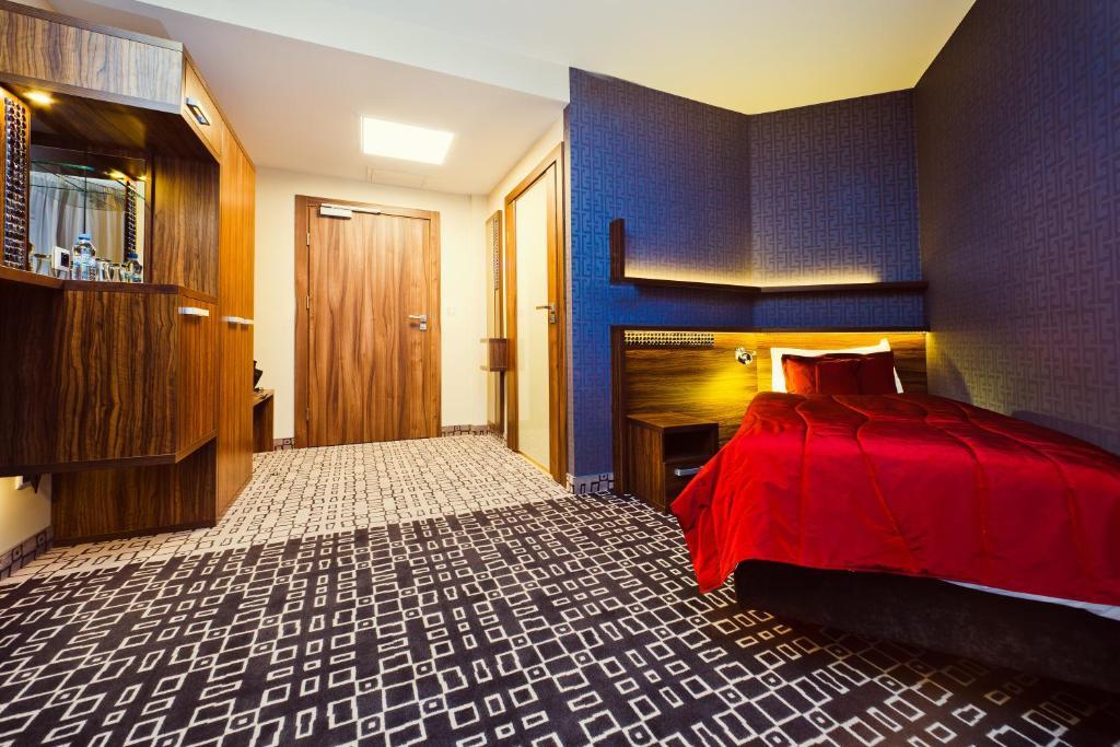 Blue Diamond Hotel Active Spa Trzebownisko Room photo