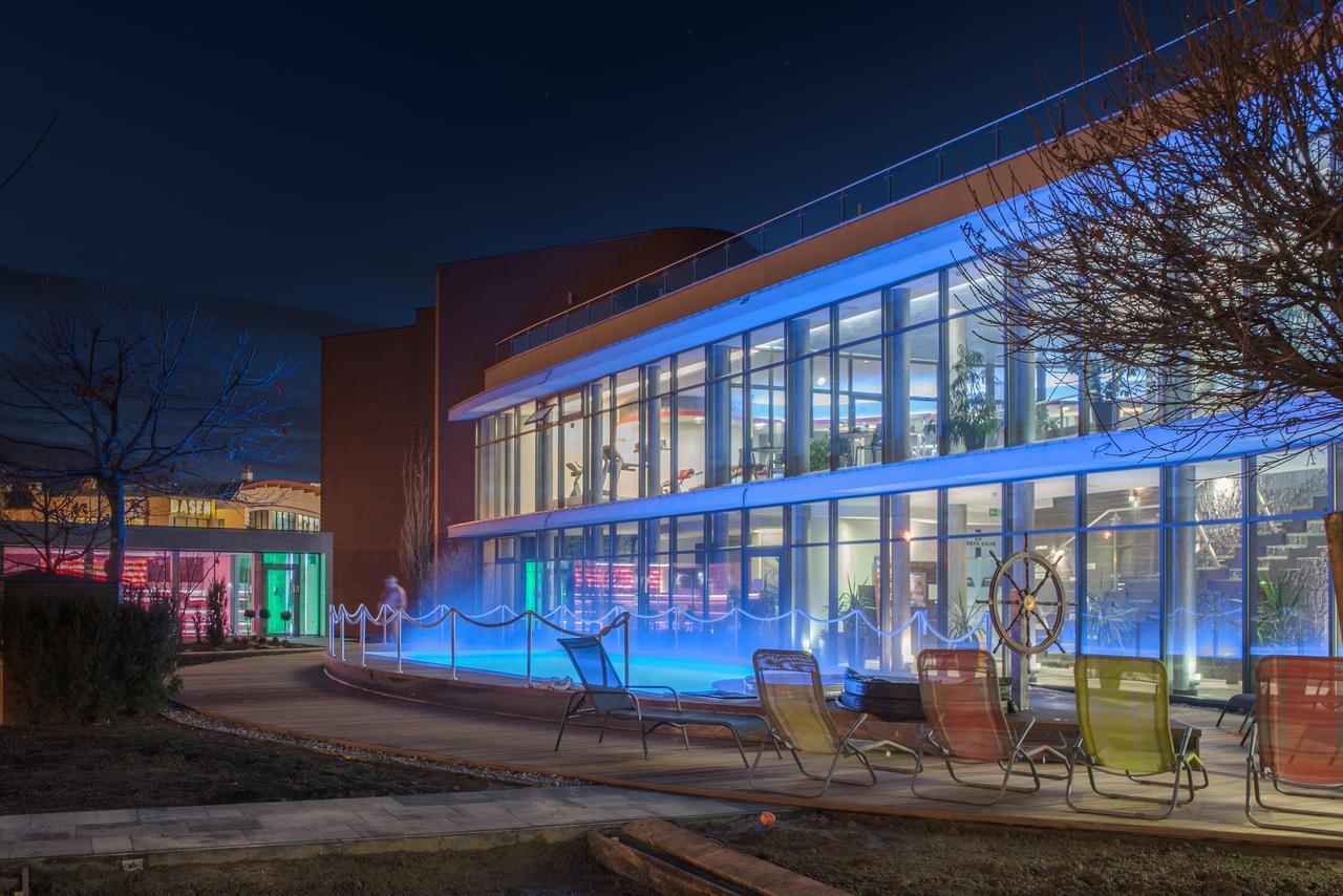 Blue Diamond Hotel Active Spa Trzebownisko Exterior photo